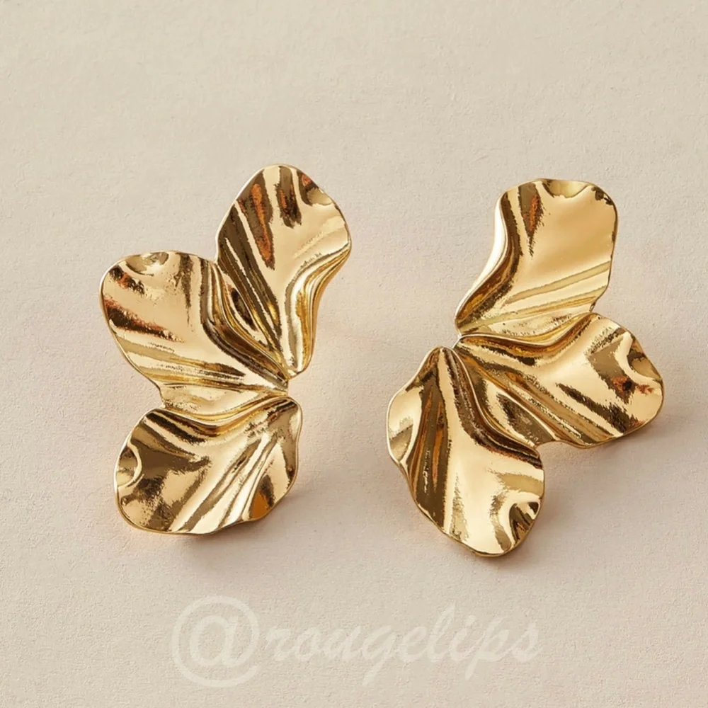 Large Gold Tone Fashion Earrings Floral Flower - Picture 2 of 4